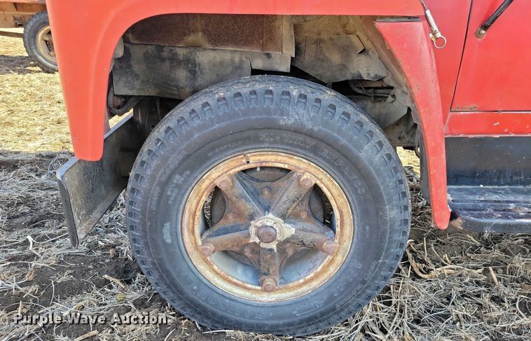 image for item EA2805 1977 IH Loadstar 1700 grain truck