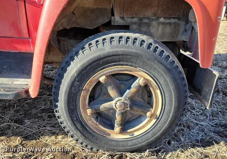 image for item EA2805 1977 IH Loadstar 1700 grain truck