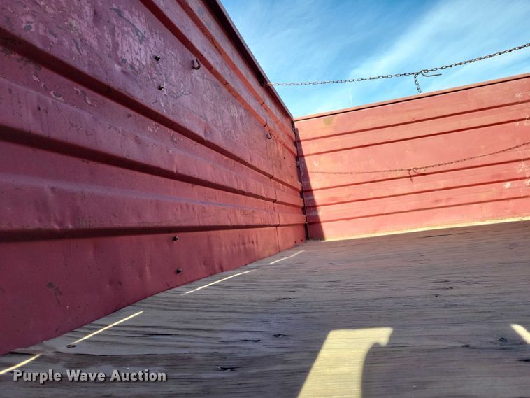 image for item EA2806 1980 Ford F700 grain truck