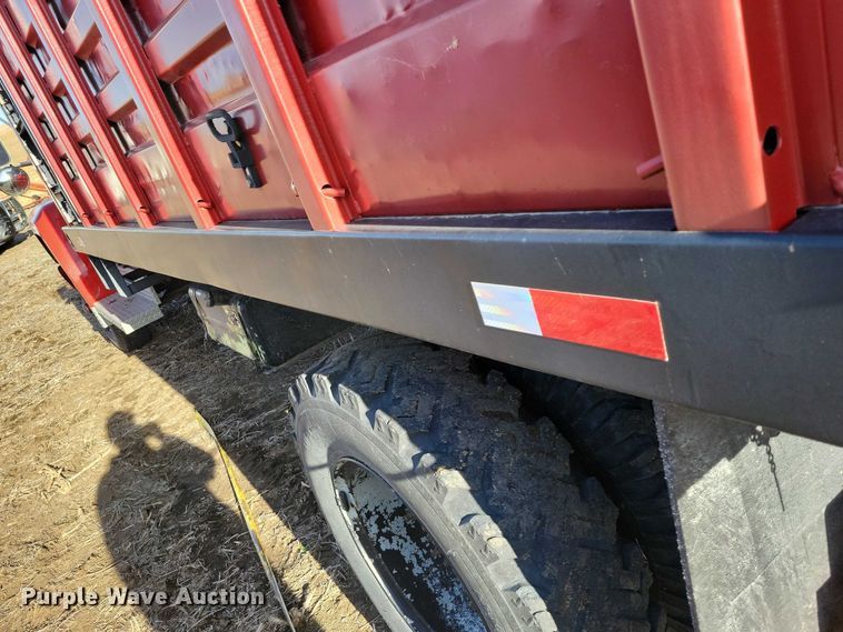 image for item EA2806 1980 Ford F700 grain truck