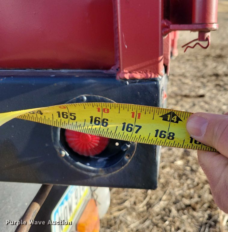 image for item EA2806 1980 Ford F700 grain truck