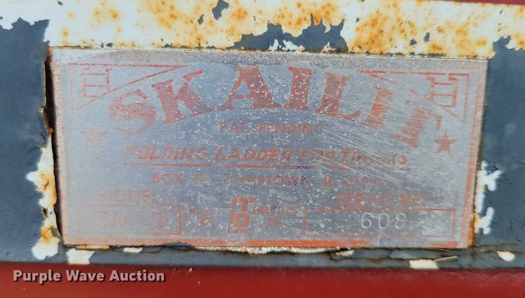 image for item EA2806 1980 Ford F700 grain truck