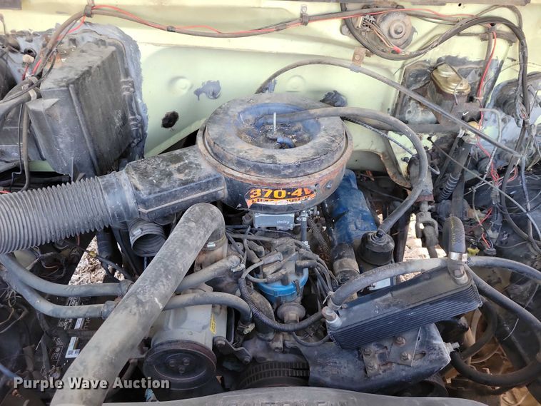 image for item EA2806 1980 Ford F700 grain truck