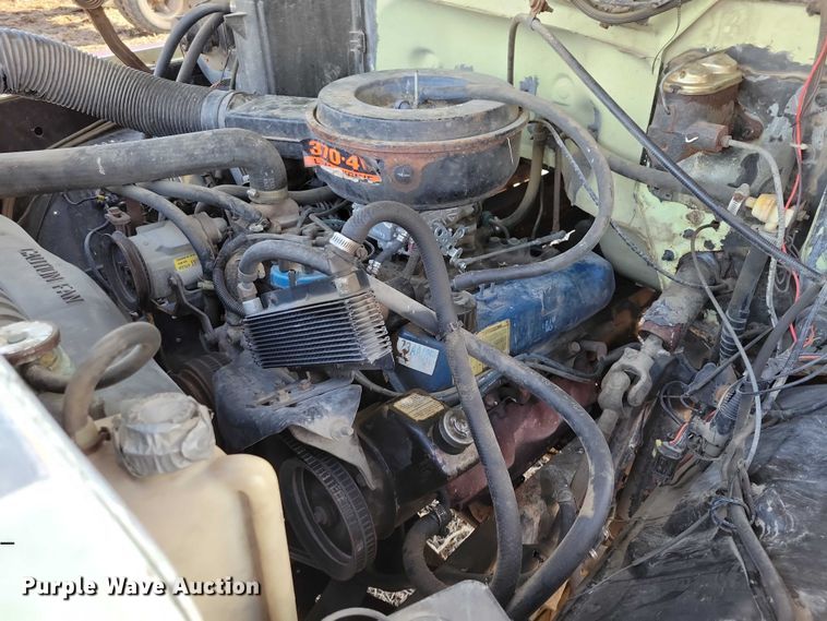 image for item EA2806 1980 Ford F700 grain truck