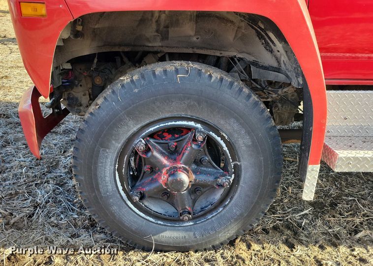 image for item EA2806 1980 Ford F700 grain truck