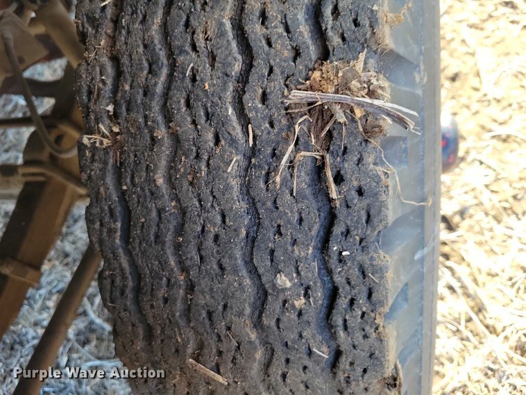 image for item EA2806 1980 Ford F700 grain truck