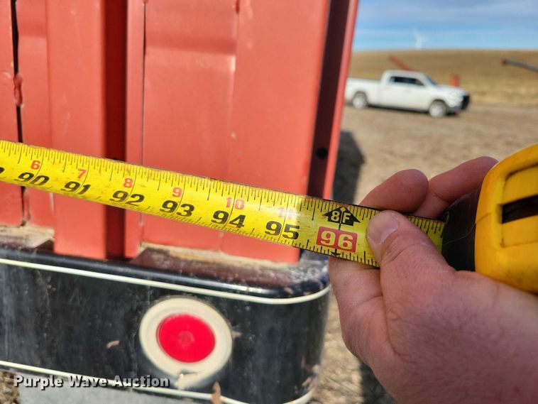 image for item EA2807 1979 IH S1700 grain truck