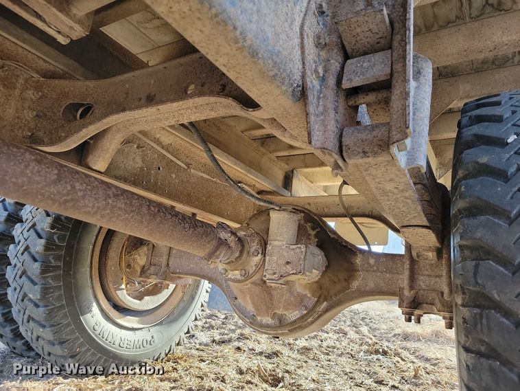 image for item EA2807 1979 IH S1700 grain truck