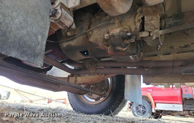 image for item EA2807 1979 IH S1700 grain truck