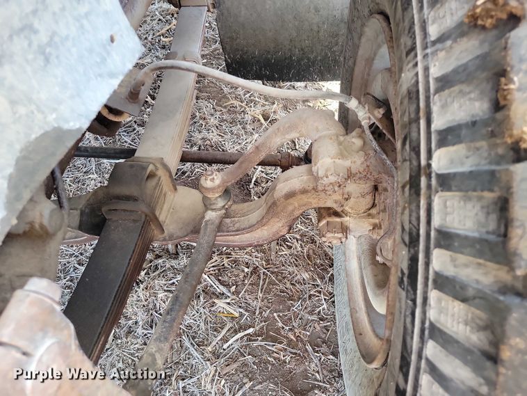 image for item EA2807 1979 IH S1700 grain truck