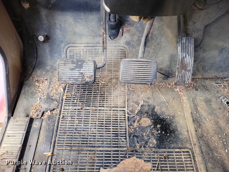 image for item EA2807 1979 IH S1700 grain truck