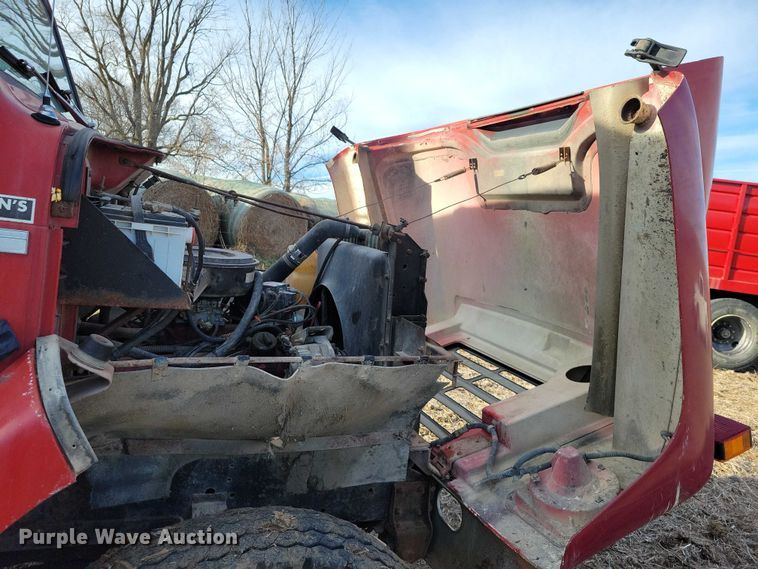 image for item EA2807 1979 IH S1700 grain truck