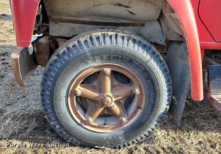 image for item EA2807 1979 IH S1700 grain truck