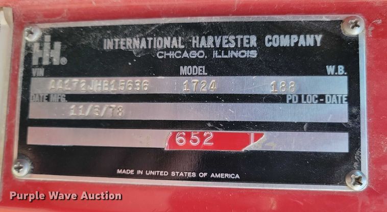image for item EA2807 1979 IH S1700 grain truck