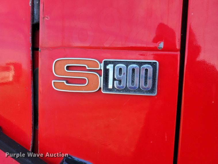 image for item EA2808 1989 IH S1900 grain truck