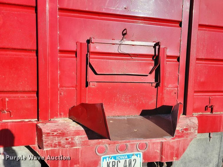 image for item EA2808 1989 IH S1900 grain truck