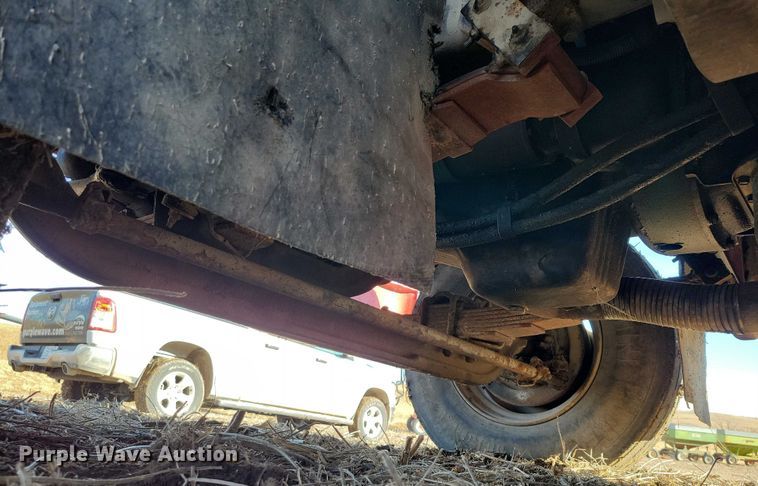 image for item EA2808 1989 IH S1900 grain truck