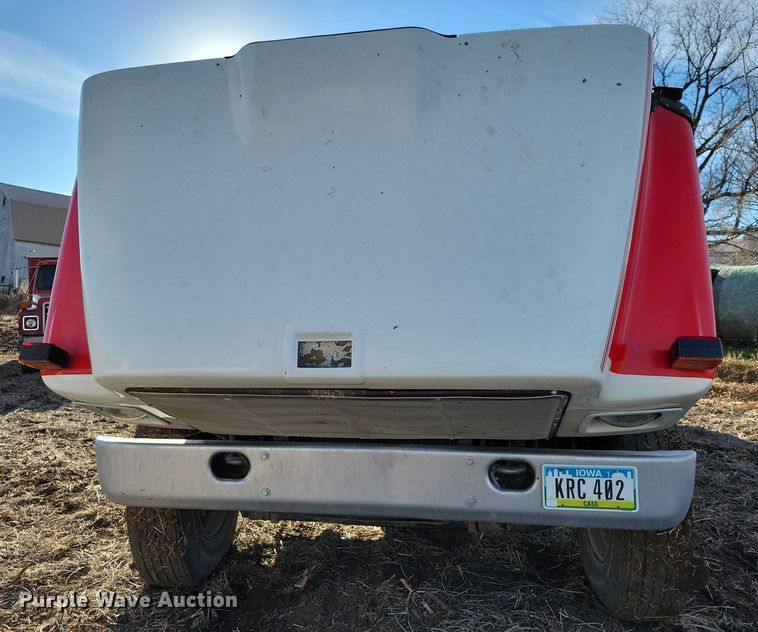 image for item EA2808 1989 IH S1900 grain truck