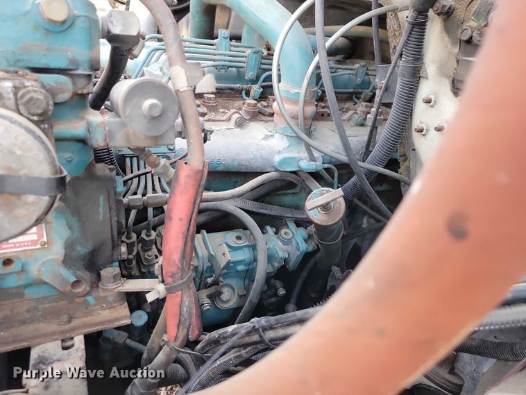 image for item EA2808 1989 IH S1900 grain truck