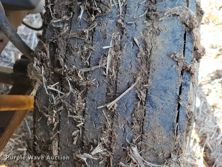 image for item EA2808 1989 IH S1900 grain truck