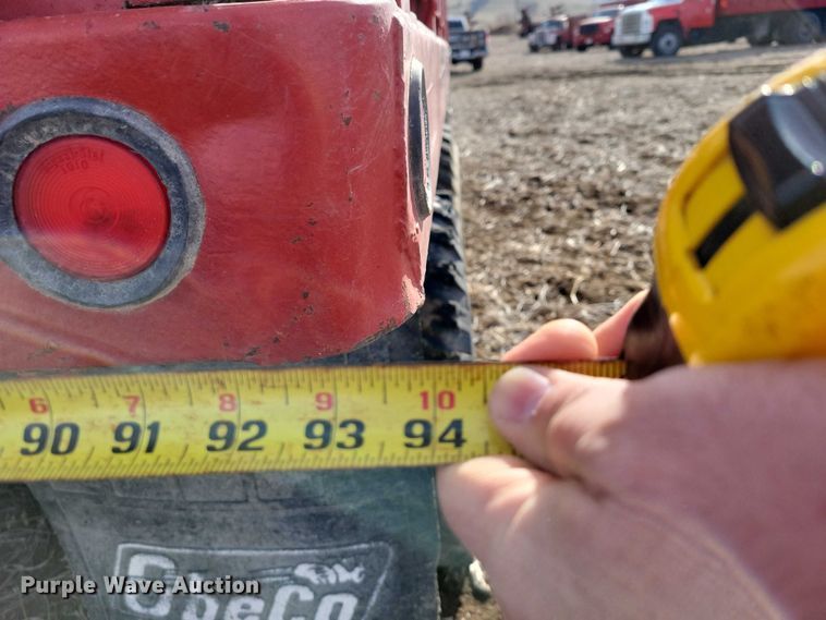 image for item EA2809 1975 Ford 750 grain truck