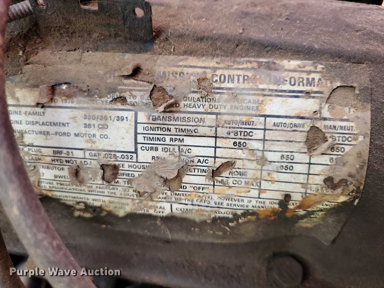 image for item EA2809 1975 Ford 750 grain truck