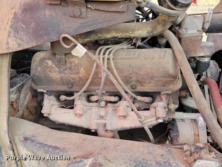 image for item EA2809 1975 Ford 750 grain truck