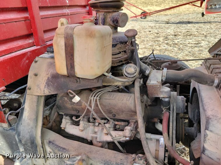 image for item EA2809 1975 Ford 750 grain truck