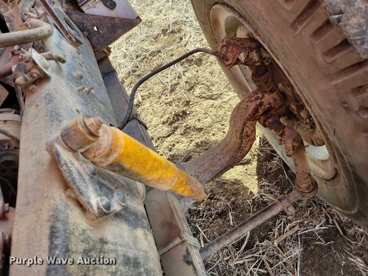 image for item EA2809 1975 Ford 750 grain truck