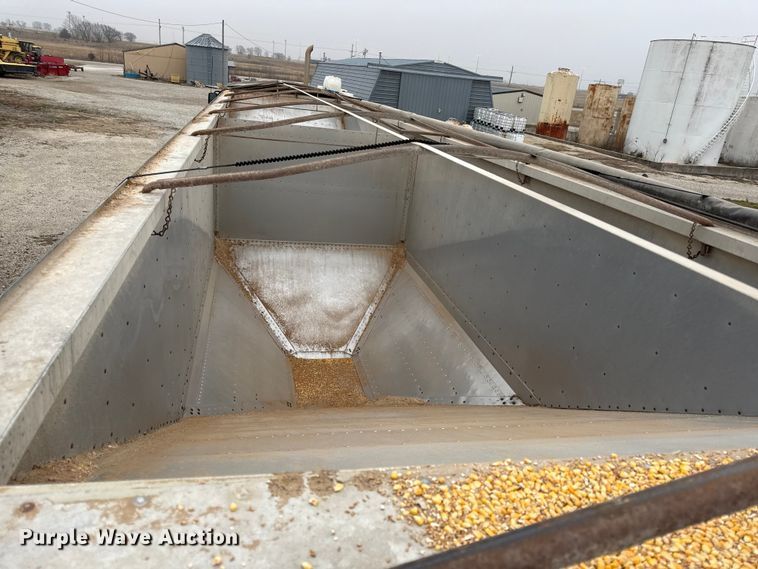 image for item EN0180 1997 Timpte Super hopper grain trailer