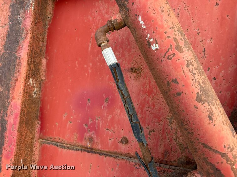 image for item EN0861 1986 International F-9370 manure spreader truck