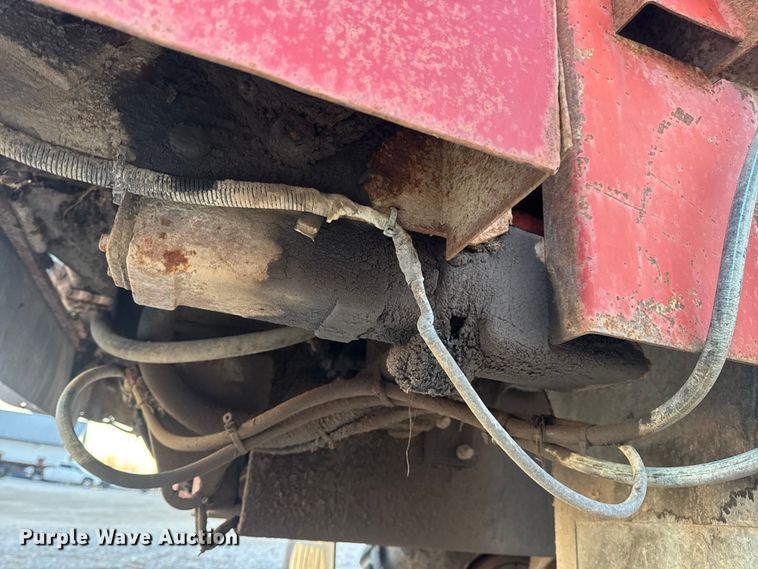 image for item EN0861 1986 International F-9370 manure spreader truck