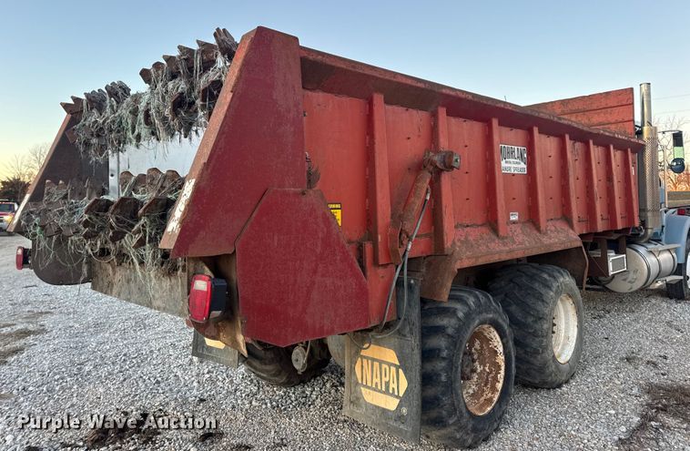 image for item EN0861 1986 International F-9370 manure spreader truck