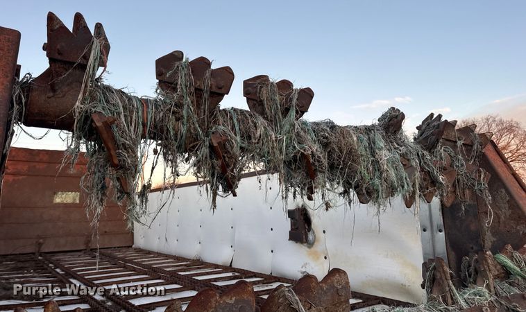 image for item EN0861 1986 International F-9370 manure spreader truck