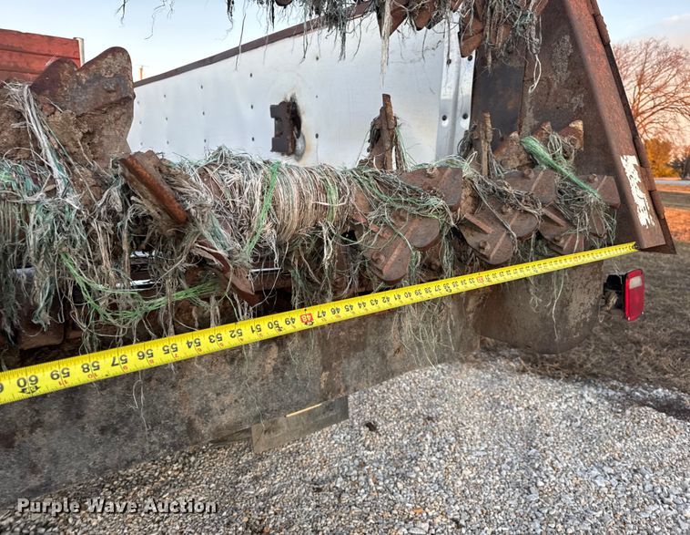 image for item EN0861 1986 International F-9370 manure spreader truck