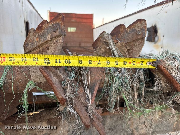 image for item EN0861 1986 International F-9370 manure spreader truck