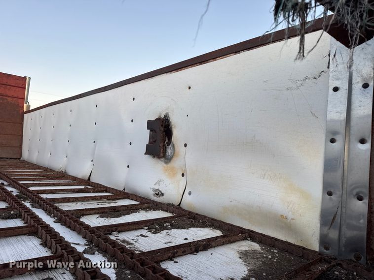 image for item EN0861 1986 International F-9370 manure spreader truck