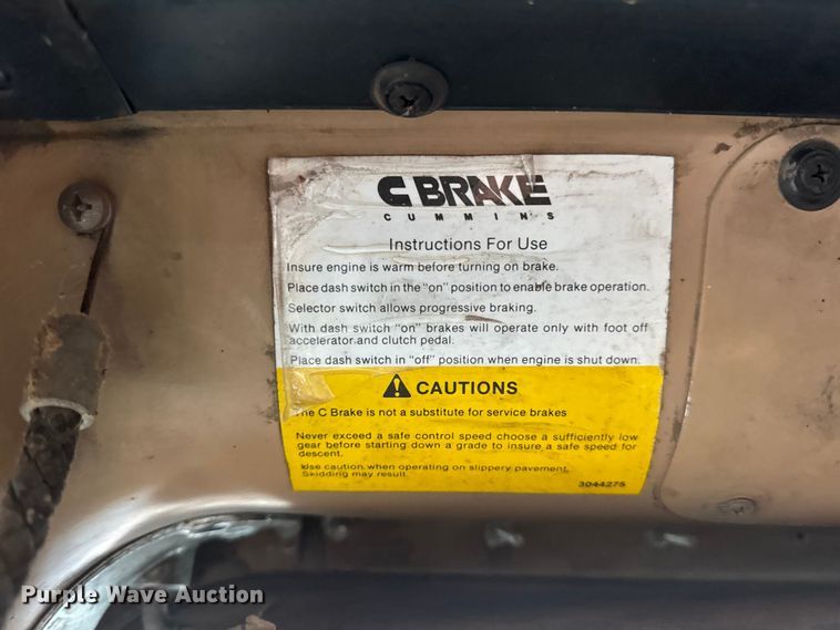 image for item EN0861 1986 International F-9370 manure spreader truck