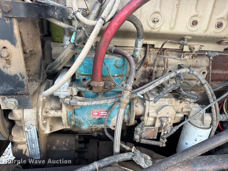 image for item EN0861 1986 International F-9370 manure spreader truck