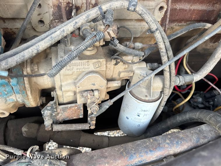 image for item EN0861 1986 International F-9370 manure spreader truck