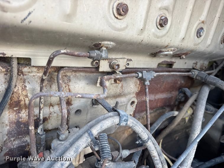 image for item EN0861 1986 International F-9370 manure spreader truck