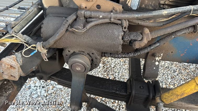 image for item EN0861 1986 International F-9370 manure spreader truck