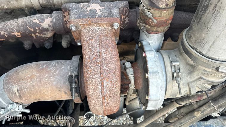 image for item EN0861 1986 International F-9370 manure spreader truck