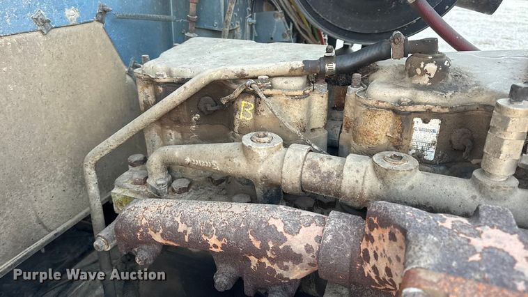 image for item EN0861 1986 International F-9370 manure spreader truck