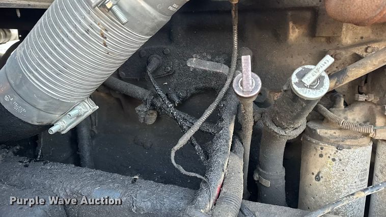 image for item EN0861 1986 International F-9370 manure spreader truck