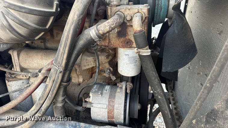 image for item EN0861 1986 International F-9370 manure spreader truck