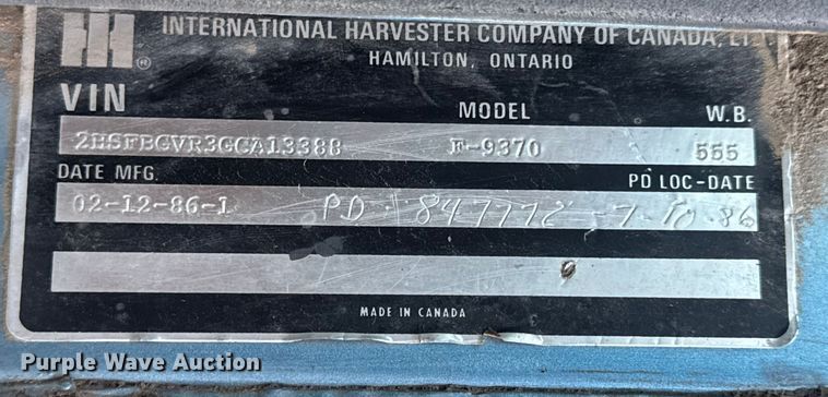 image for item EN0861 1986 International F-9370 manure spreader truck