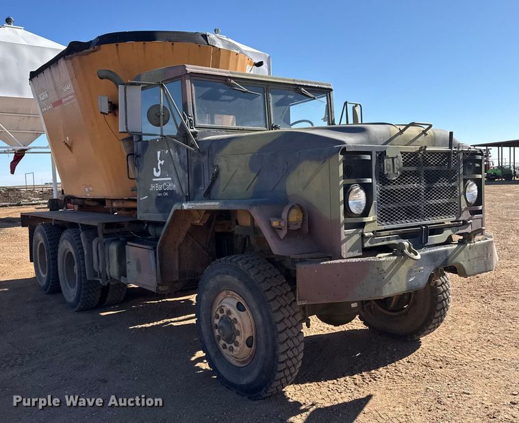 image for item EP2728 1985 AM General M931A1 feed mixer truck