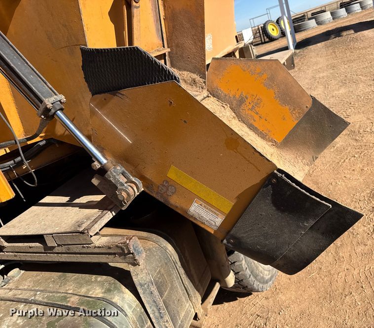 image for item EP2728 1985 AM General M931A1 feed mixer truck