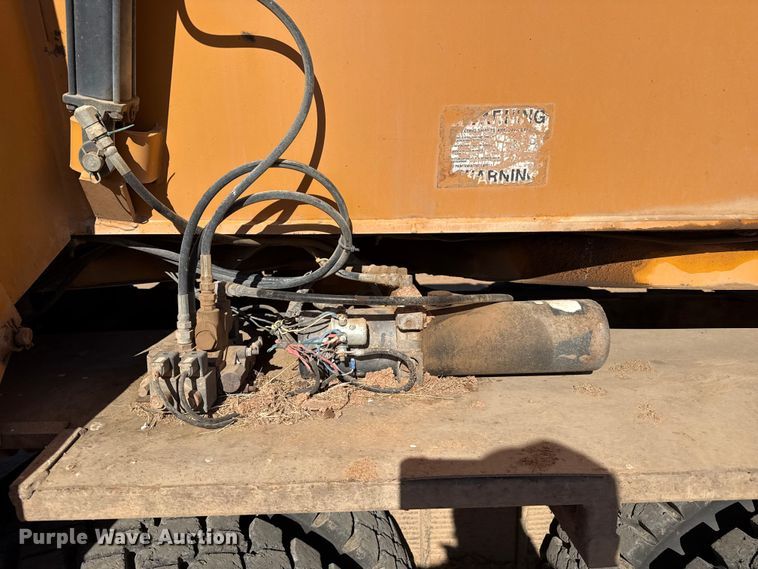 image for item EP2728 1985 AM General M931A1 feed mixer truck